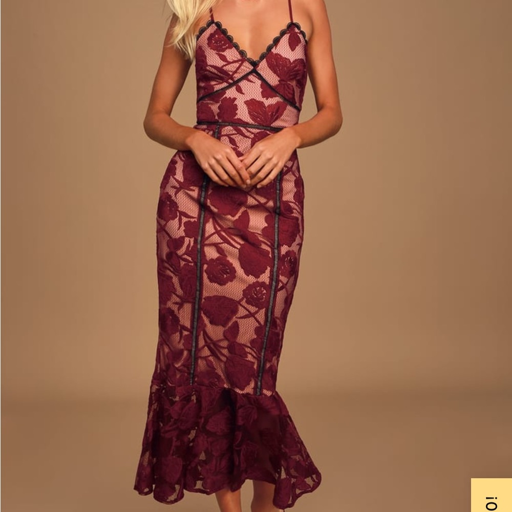 Lulu’s Burgundy Mesh/Lace Trumpet Dress